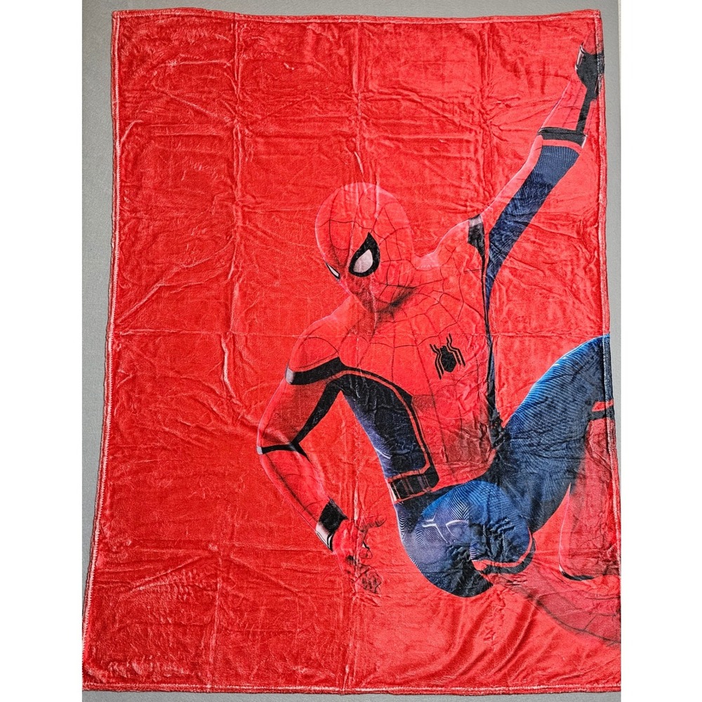 Spider-Man Red Plush Throw Blanket 50x40 Kids Superhero Soft Polyester
